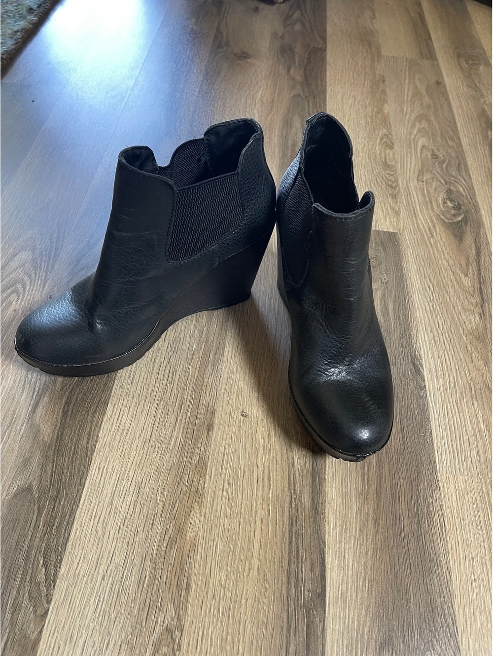 Korks by Kork-Ease Black Leather Wedge Ankle Boots Size 8